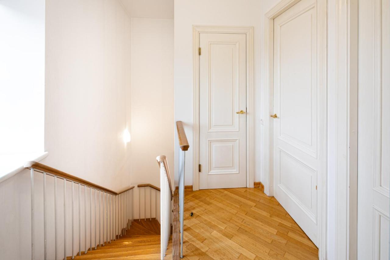 Old Riga Two Floor Palasta Loft Apartment With River View Екстер'єр фото