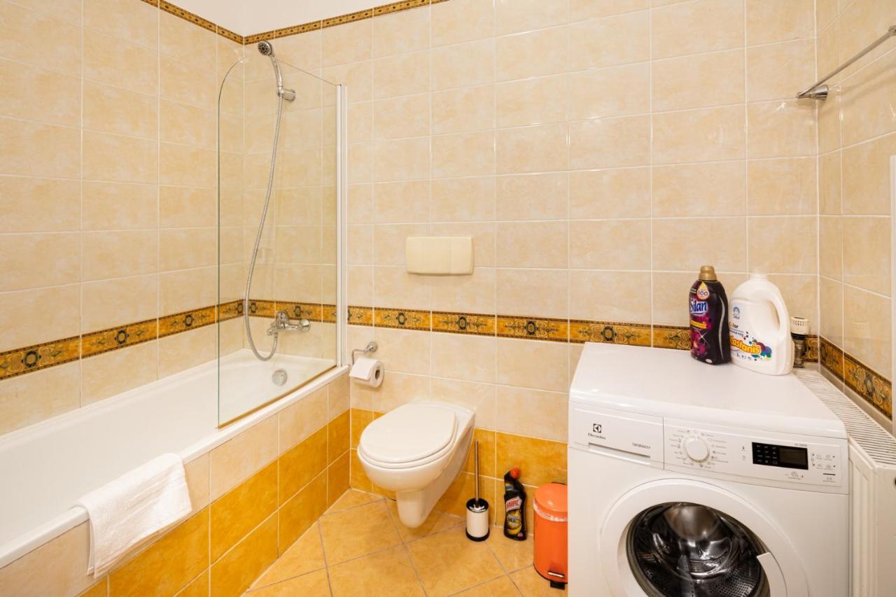 Old Riga Two Floor Palasta Loft Apartment With River View Екстер'єр фото
