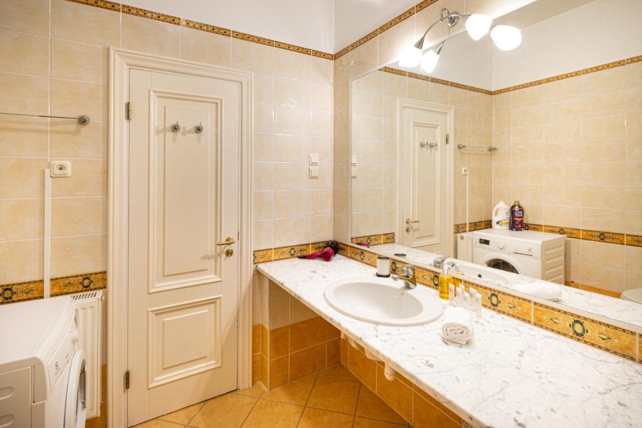 Old Riga Two Floor Palasta Loft Apartment With River View Екстер'єр фото