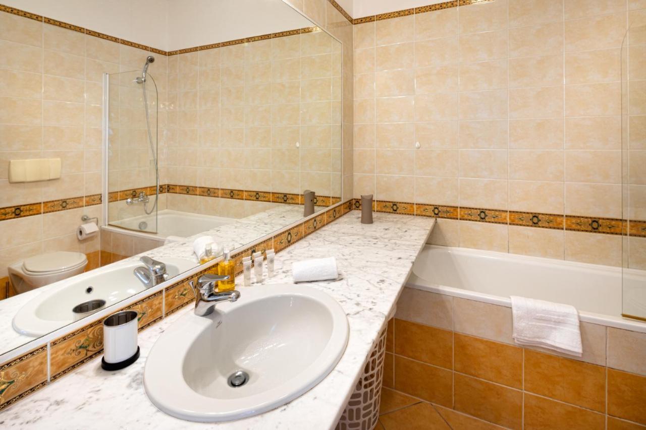 Old Riga Two Floor Palasta Loft Apartment With River View Екстер'єр фото